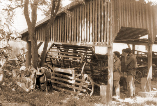 Z�dorfalv�n k�l�val issz�k a nagyfr�ccs�t, de r�k�rdeznek �s f�tik a teraszt, hogy szeg�ny turista mindj�rt kett�t k�rjen. (Egy�bk�nt ott nem haszn�lj�k a KOCSMA sz�t),