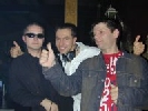 Ez a hrmas jl sszejtt. Balrl jobbra: DJ Vu Zsolt, n (Dj Hlsznyik : ) s DJ Vu Feri